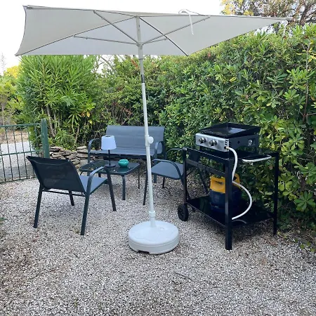 Studio/jardin/piscine/plage Pramousquier Apartment *